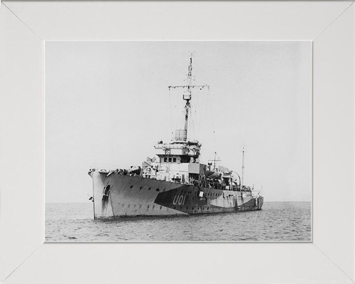 HMS Bridgewater (U01) Royal Navy Bridgewater Class Sloop at Sea 1942 Photo Print Wall Art Decor Posters, Prints, & Visual Artwork Hampshire Prints 10 x 8 White Frame No