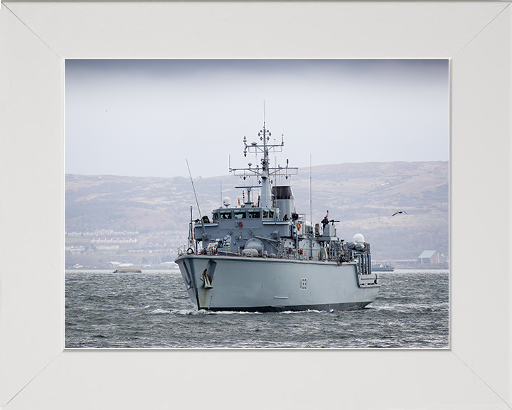 HMS Brocklesby (M33) Royal Navy Hunt Class Mine Warfare Vessel Port Bow View Photo Print Wall Art Decor Posters, Prints, & Visual Artwork Hampshire Prints 10 x 8 White Frame No