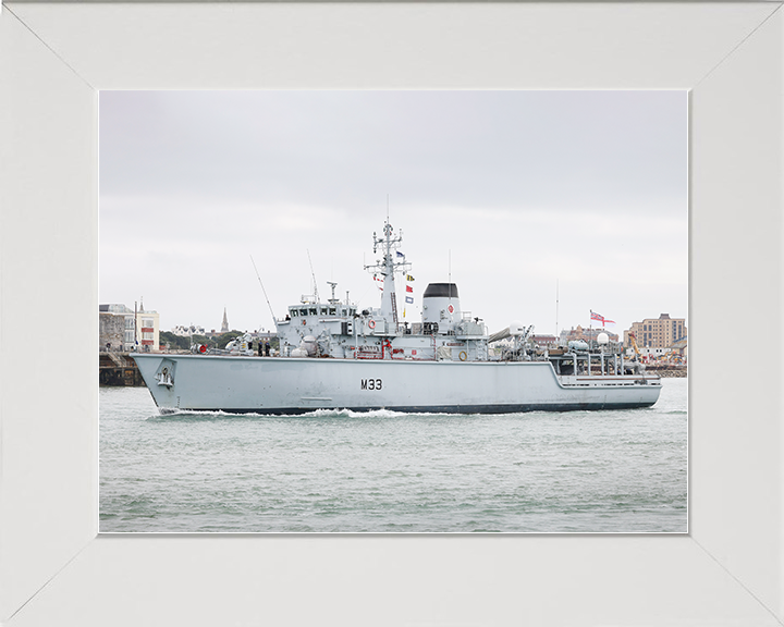 HMS Brocklesby (M33) Royal Navy Hunt Class Mine Warfare Vessel Of Southsea Photo Print Wall Art Decor Posters, Prints, & Visual Artwork Hampshire Prints 10 x 8 White Frame No