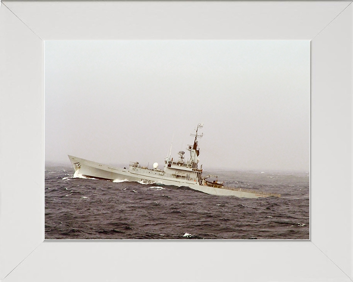 HMS Dumbarton Castle (P265) Royal Navy Castle Class Patrol Vessel In Rough Sea Photo Print Wall Art Decor Posters, Prints, & Visual Artwork Hampshire Prints 10 x 8 White Frame No