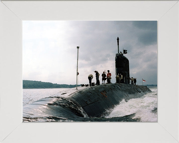 HMS Sceptre S104 Royal Navy Swiftsure class Submarine Photo Print or Framed Print - Hampshire Prints