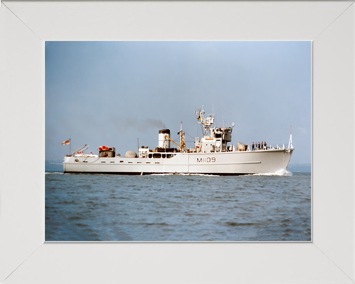 HMS Bickington (M1109) Royal Navy Ton Class Minesweeper Starboard Beam View Photo Print Wall Art Decor Posters, Prints, & Visual Artwork Hampshire Prints 10 x 8 White Frame No