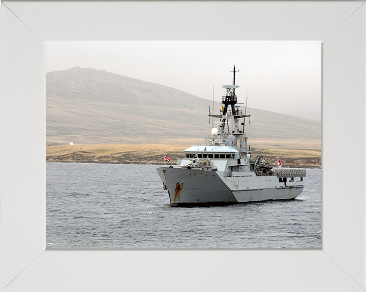 HMS Clyde (P257) Photo Print - At anchor 2010 - Royal Navy River Class Patrol Vessel Posters, Prints, & Visual Artwork Hampshire Prints 10 x 8 White Frame No