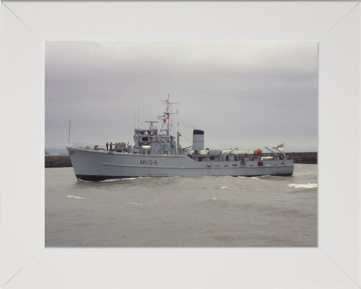 HMS Kellington M1154 | Photo Print | Framed Print | Ton Class | Minesweeper | Royal Navy Hampshire Prints