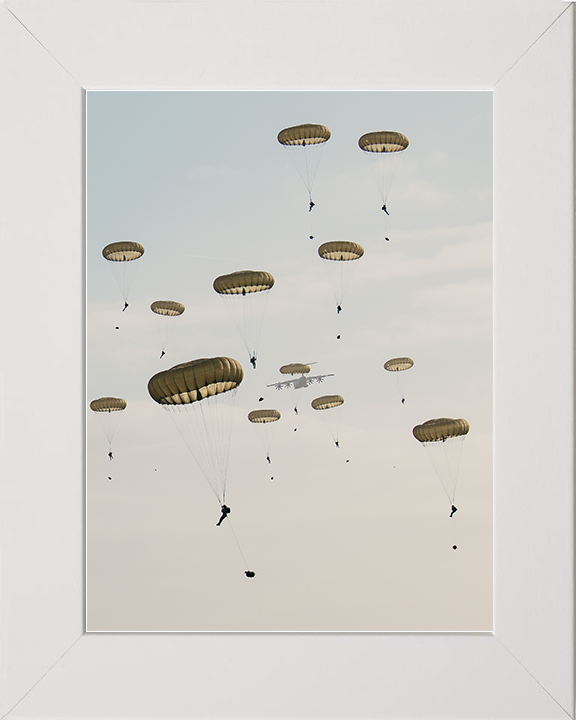 British Army Parachute Regiment Parachuting 2026 Photo Print Wall Art Military Decor Posters, Prints, & Visual Artwork Hampshire Prints 10 x 8 White Frame No
