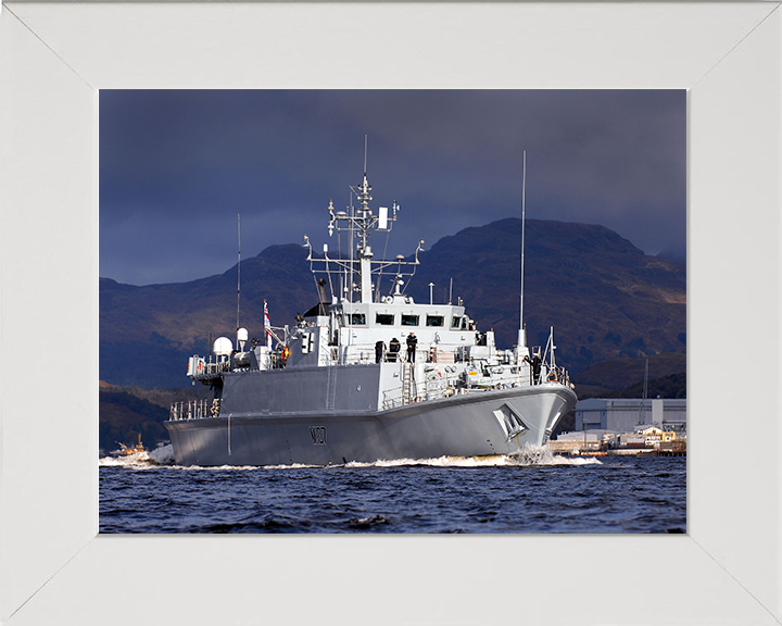 HMS Pembroke (M107) Photo Print - Scotland 2008 - Royal Navy Sandown Class Minehunter Hampshire Prints 10 x 8 White Frame No