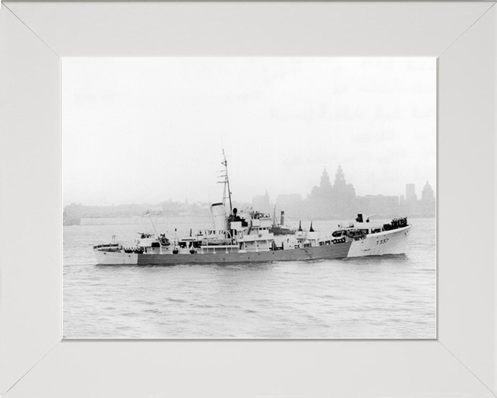 HMS Coldstreamer (T337) Royal Navy Military Class Trawler Starboard View Photo Print Wall Art Decor Posters, Prints, & Visual Artwork Hampshire Prints 10 x 8 White Frame No