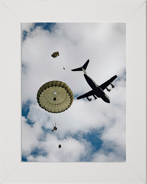 Parachute Regiment Soldiers Parachuting Photo Print - British Army Hampshire Prints 10 x 8 White Frame No
