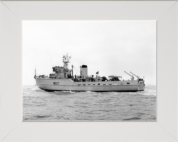 HMS Darlaston (M1127) Royal Navy Ton class Minesweeper Port Beam View Photo Print Wall Art Decor Posters, Prints, & Visual Artwork Hampshire Prints 10 x 8 White Frame No