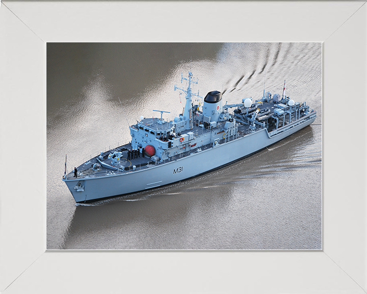HMS Cattistock (M31) Royal Navy Hunt Class MineHunter High Port Bow View Photo Print Wall Art Decor Posters, Prints, & Visual Artwork Hampshire Prints 10 x 8 White Frame No