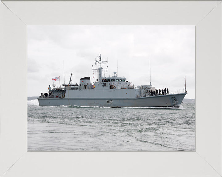 HMS Shoreham M112 | Photo Print | Framed Print | Sandown Class | Minehunter | Royal Navy Hampshire Prints