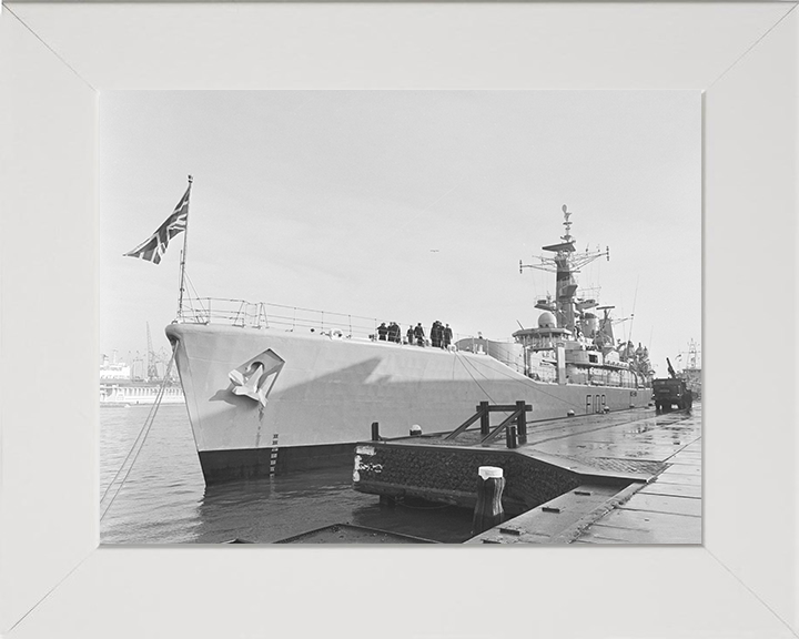 HMS Leander (F109) Photo Print - Amsterdam 1977 - Royal Navy Leander Class Frigate Hampshire Prints 10 x 8 White Frame No