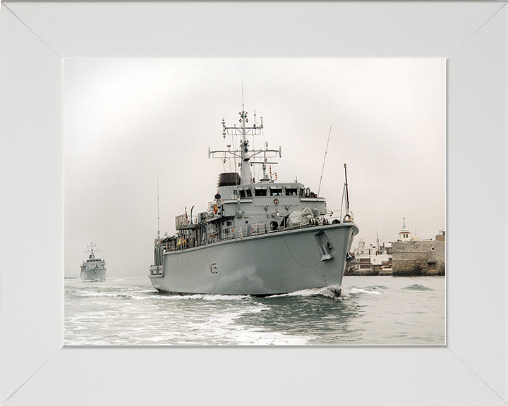 HMS Dulverton (M35) Royal Navy Hunt Class Mine Warfare Vessel Leaving Portsmouth Photo Print Wall Art Decor Posters, Prints, & Visual Artwork Hampshire Prints 10 x 8 White Frame No