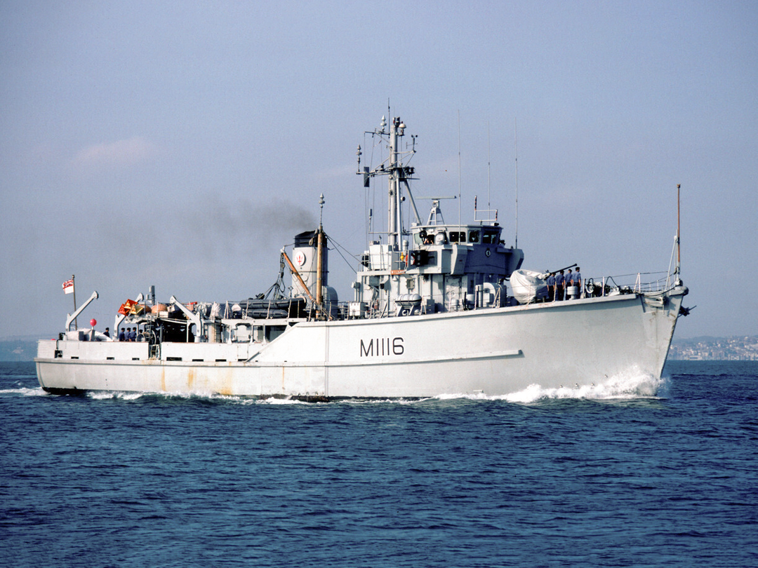 HMS Wilton M1116 Ton Class Minesweeper July 1989 Photo Print - Posters, Prints, & Visual Artwork - by Hampshire Prints (image 1 of 9)