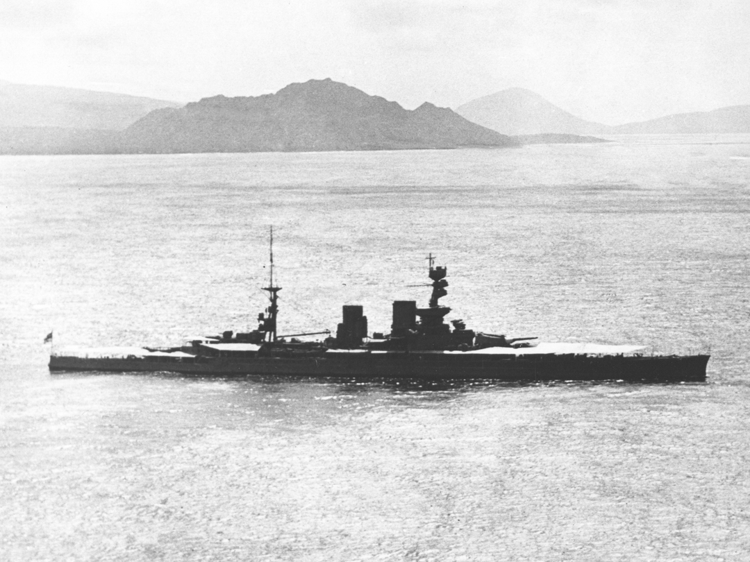 HMS Repulse 1916 Renown Class Battlecruiser At Sea Photo Print - Posters, Prints, & Visual Artwork - by Hampshire Prints (image 1 of 9)