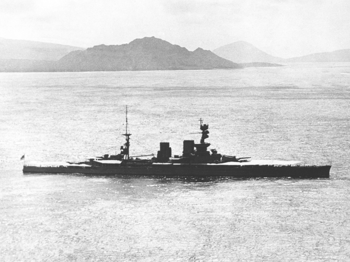 HMS Repulse 1916 Renown Class Battlecruiser At Sea Photo Print - Posters, Prints, & Visual Artwork - by Hampshire Prints (image 1 of 9)