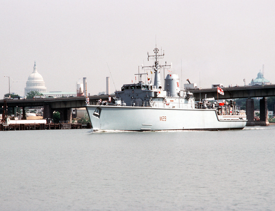 HMS Brecon M29 | Photo Print | Framed Print | Hunt Class | Mine Warfare Vessel | Royal Navy Hampshire Prints
