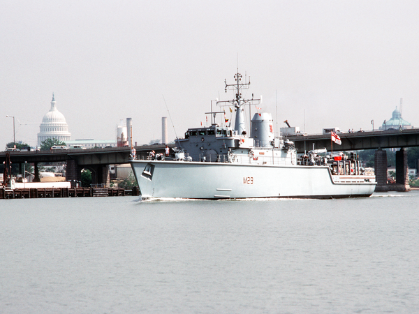 HMS Brecon M29 Hunt Class Mine Warfare Vessel 3 June 1985