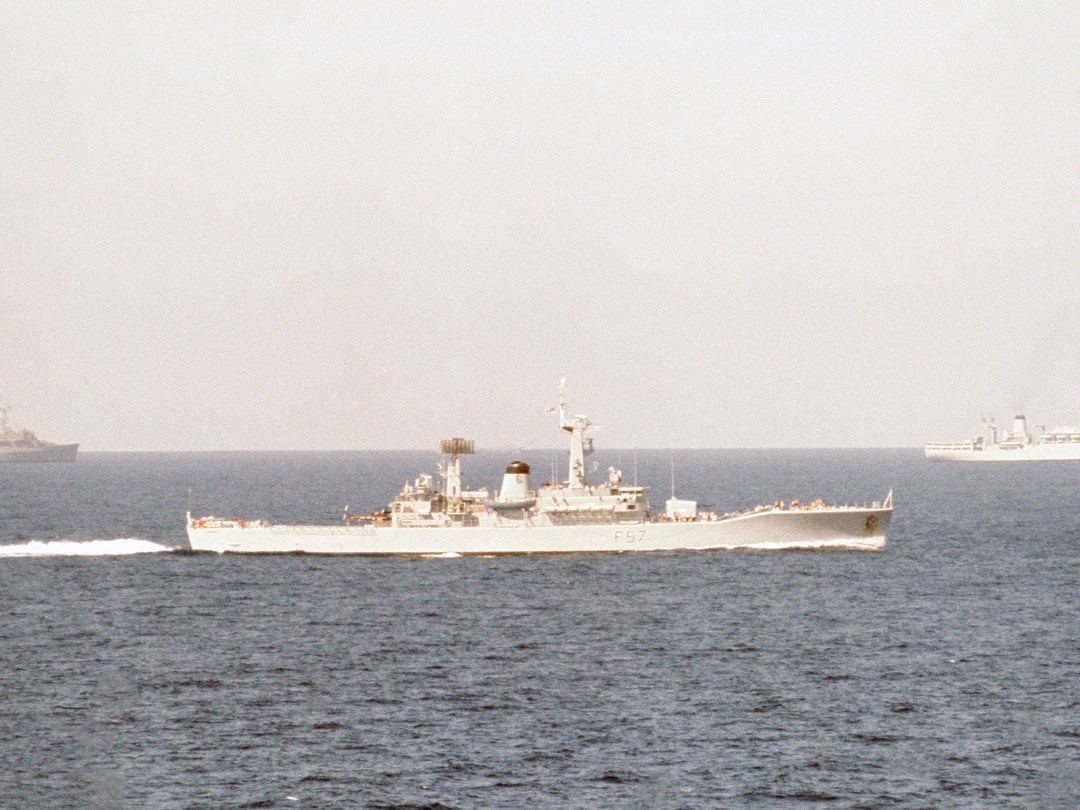 HMS Andromeda (F57) Royal Navy Leander Class Frigate At Sea Photo Print Wall Art Decor Posters, Prints, & Visual Artwork Hampshire Prints 6 x 4 No Frame No