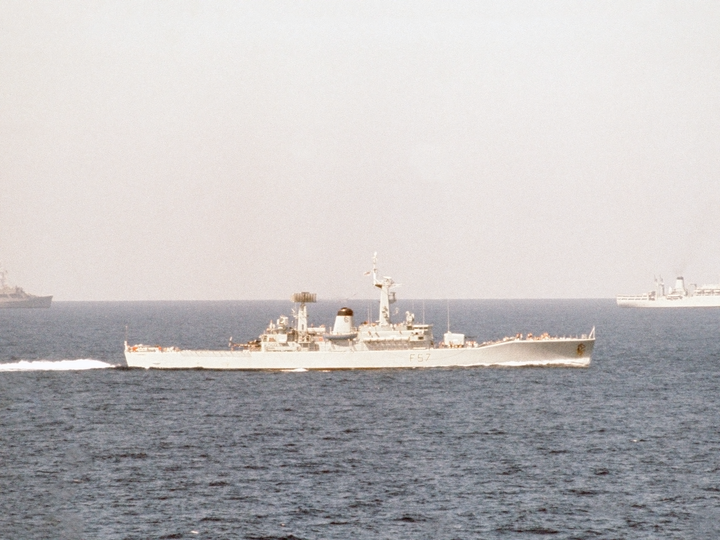 HMS Andromeda (F57) Royal Navy Leander Class Frigate At Sea Photo Print Wall Art Decor Posters, Prints, & Visual Artwork Hampshire Prints 6 x 4 No Frame No