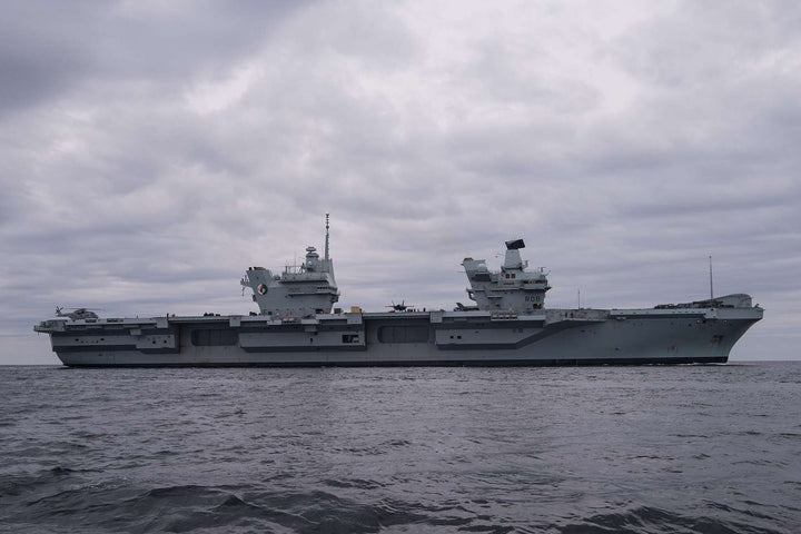 HMS Queen Elizabeth R08 | Photo Print | Framed Print | Queen Elizabeth Class | Aircraft Carrier | Royal Navy Hampshire Prints