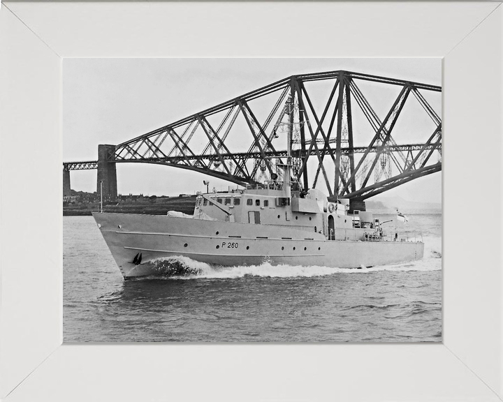 HMS Kingfisher P260 Bird Class Patrol Vessel 1984 Photo Print - Posters, Prints, & Visual Artwork - by Hampshire Prints (image 5 of 9)
