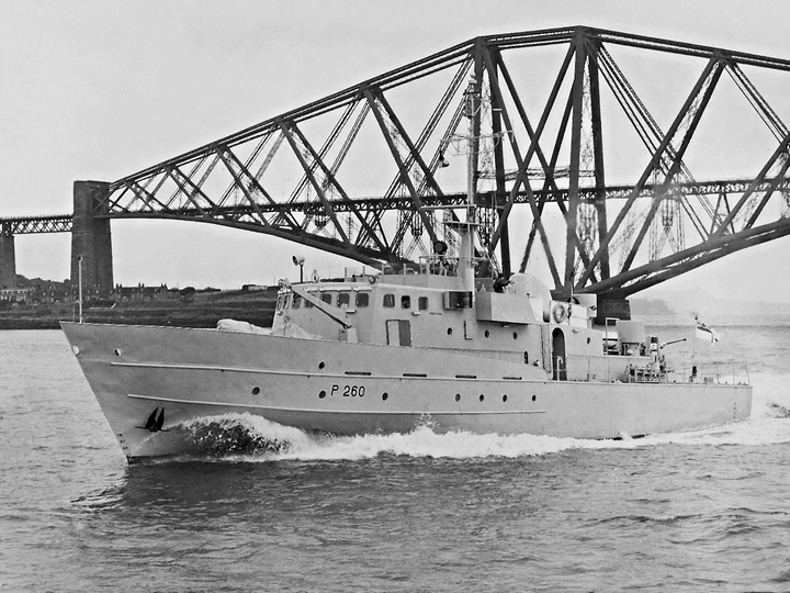 HMS Kingfisher P260 Bird Class Patrol Vessel 1984 Photo Print - Posters, Prints, & Visual Artwork - by Hampshire Prints (image 1 of 9)