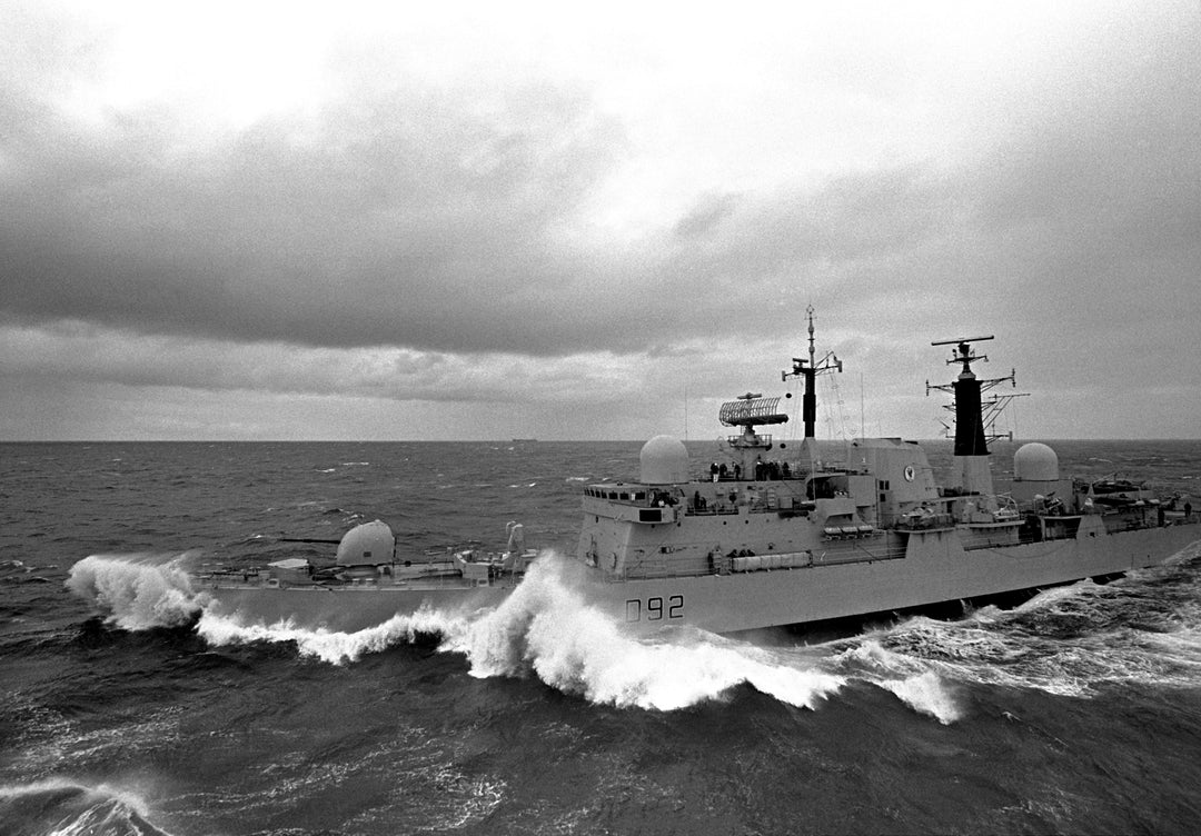 HMS Liverpool D92 | Photo Print | Framed Print | Poster | Type 42 | Destroyer | Royal Navy Hampshire Prints