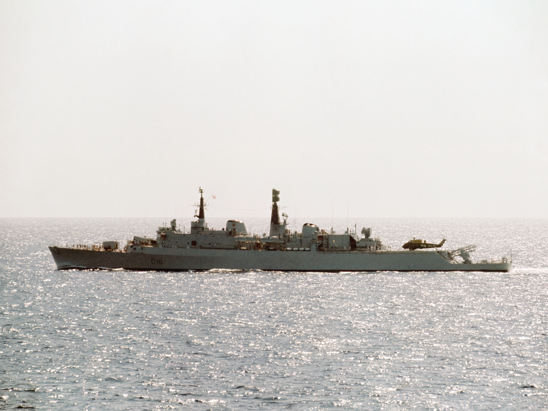 HMS Antrim (D18) Royal Navy County Class Destroyer Port Beam View Photo Print Wall Art Decor Posters, Prints, & Visual Artwork Hampshire Prints 6 x 4 No Frame No