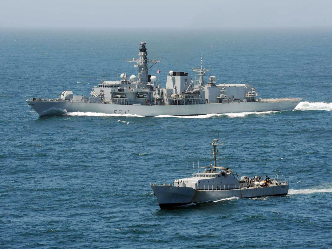 HMS Argyll (F231) Royal Navy Type 23 Frigate With Patrol Vessel Wall Art Photo Print Decor Posters, Prints, & Visual Artwork Hampshire Prints 6 x 4 No Frame No