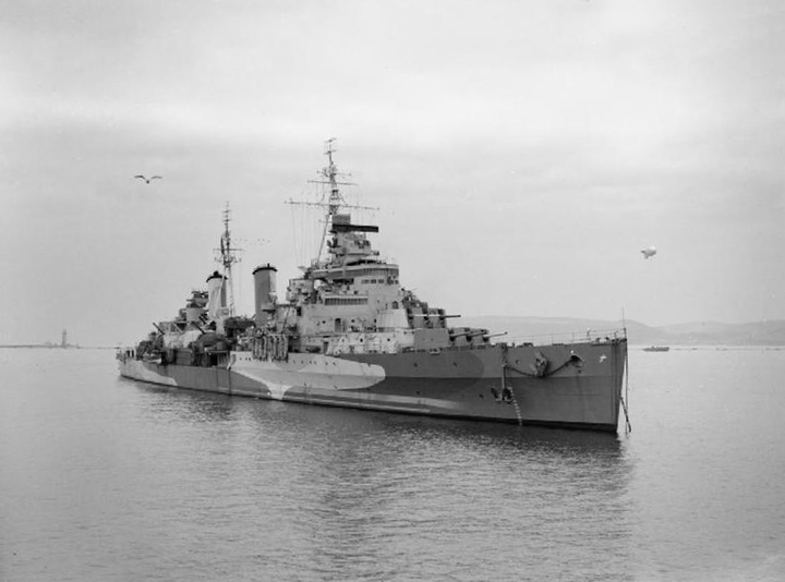 HMS Belfast C35 | Photo Print | Framed Print | Town Class | Light Cruiser | Royal Navy Hampshire Prints