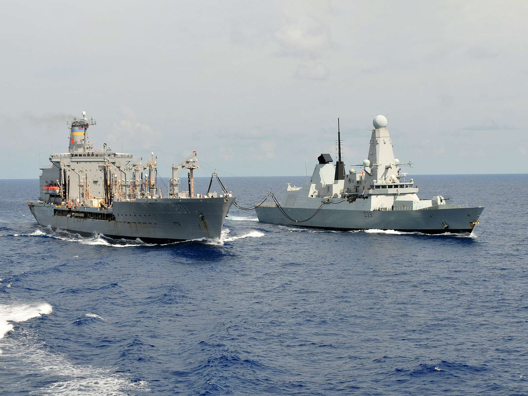 HMS Dauntless (D33) Royal Navy Type 45 Destroyer During a RAS Photo Print Wall Art Decor Posters, Prints, & Visual Artwork Hampshire Prints 6 x 4 No Frame No