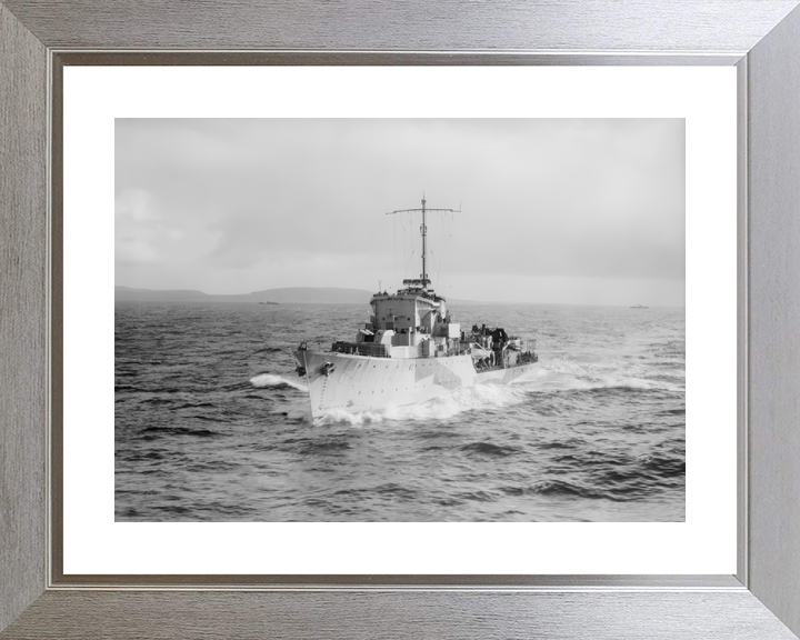 HMS Haldon (L19) Royal Navy Hunt Class Destroyer Underway Photo Print Wall Art Decor - Posters, Prints, & Visual Artwork - by Hampshire Prints (image 6 of 9)