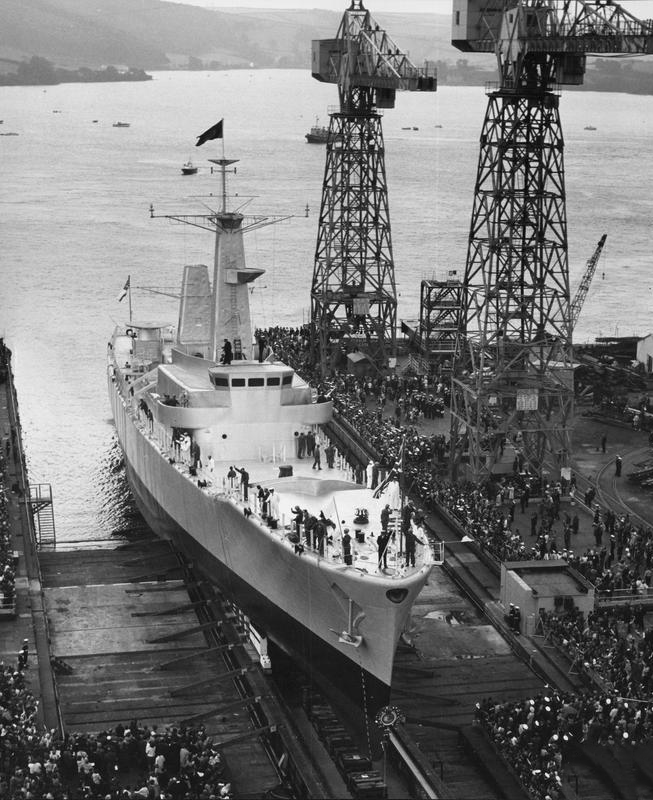 HMS Scylla F71 | Photo Print | Framed Print | Leander Class | Frigate | Royal Navy Hampshire Prints