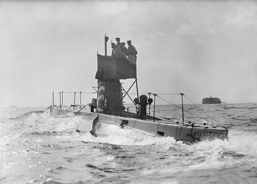 HMS B6 Royal Navy B class submarine Photo Print or Framed Print - Hampshire Prints