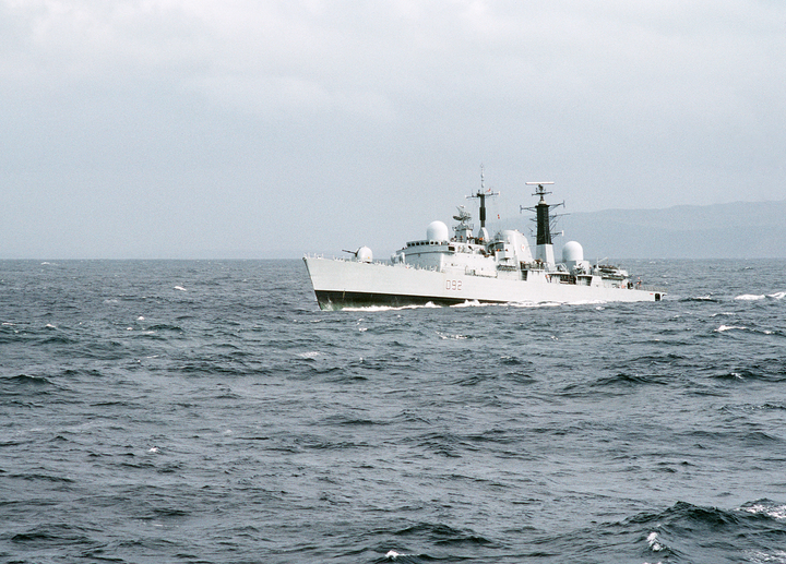 HMS Liverpool D92 | Photo Print | Framed Print | Poster | Type 42 | Destroyer | Royal Navy Hampshire Prints