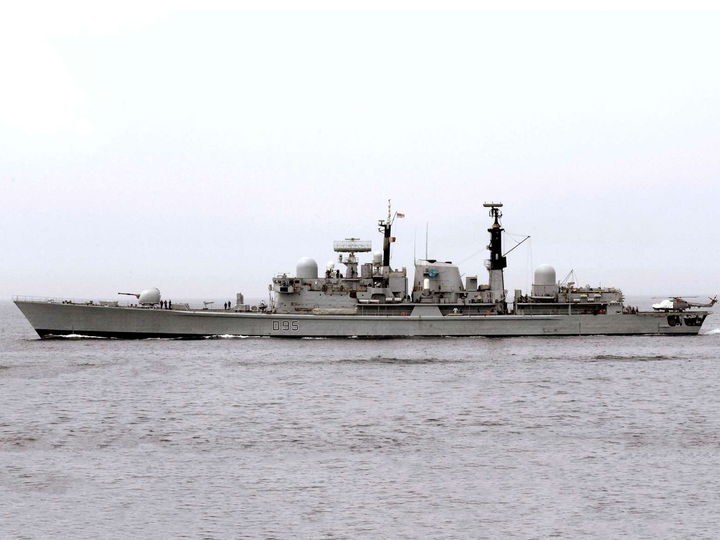 HMS Manchester D95 Type 42 Destroyer Port Beam View Photo Print - Posters, Prints, & Visual Artwork - by Hampshire Prints (image 1 of 9)
