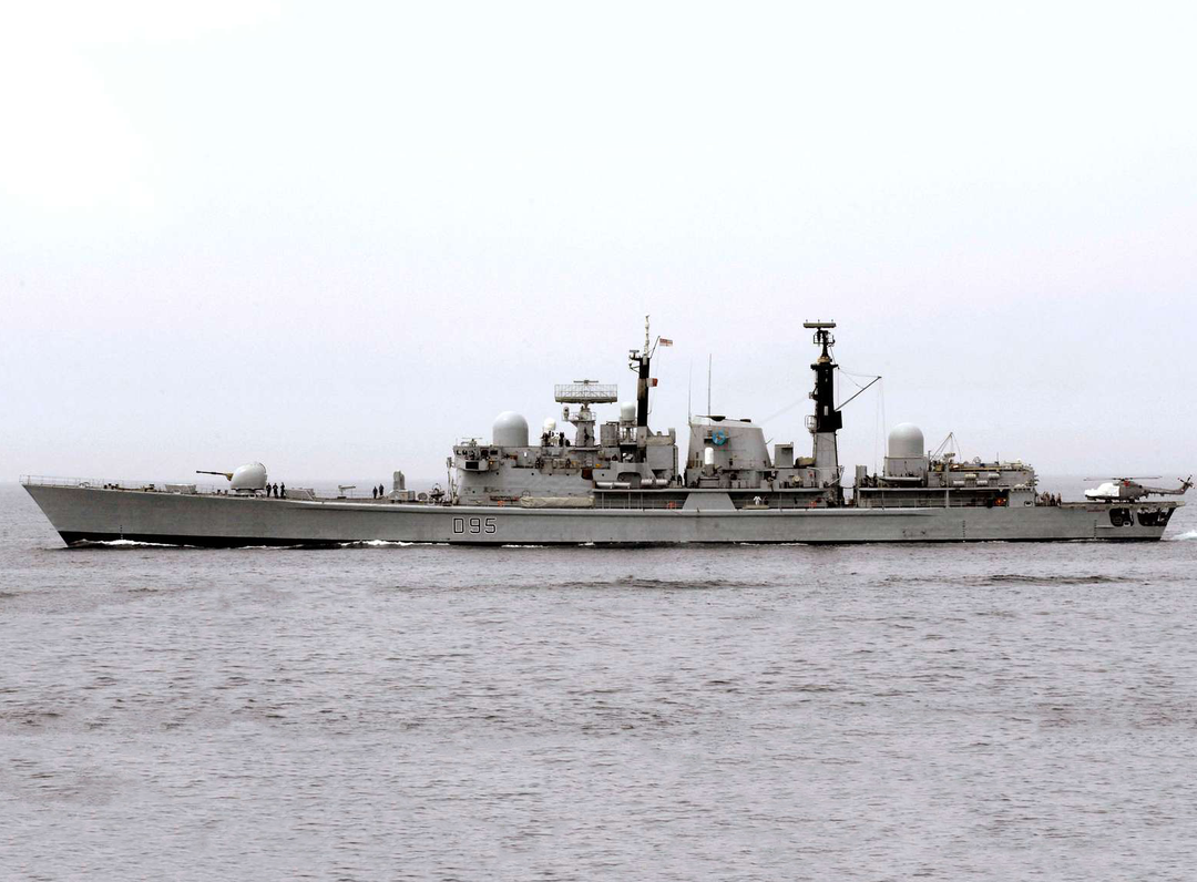 HMS Manchester D95 | Photo Print | Framed Print | Type 42 | Destroyer | Royal Navy Hampshire Prints