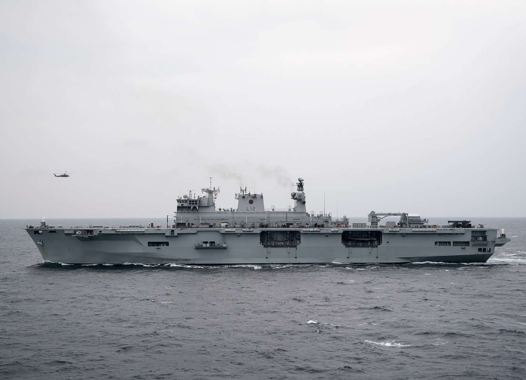 HMS Ocean L12 | Photo Print | Framed Print | Poster | Helicopter Carrier | Royal Navy Hampshire Prints