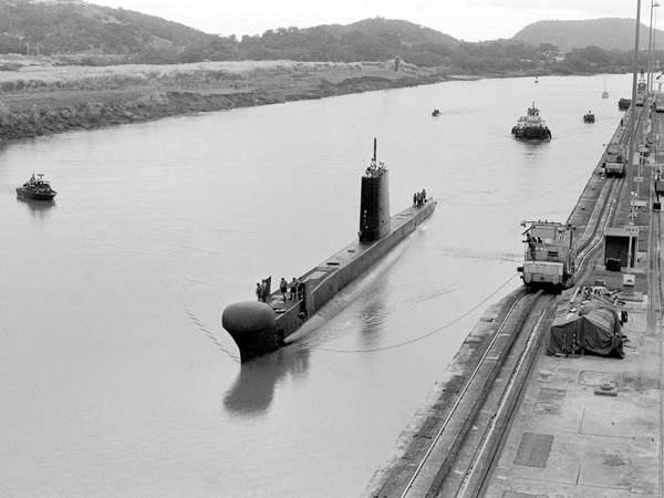 HMS Ocelot S17 Oberon Class Submarine 1989 Canal Transit