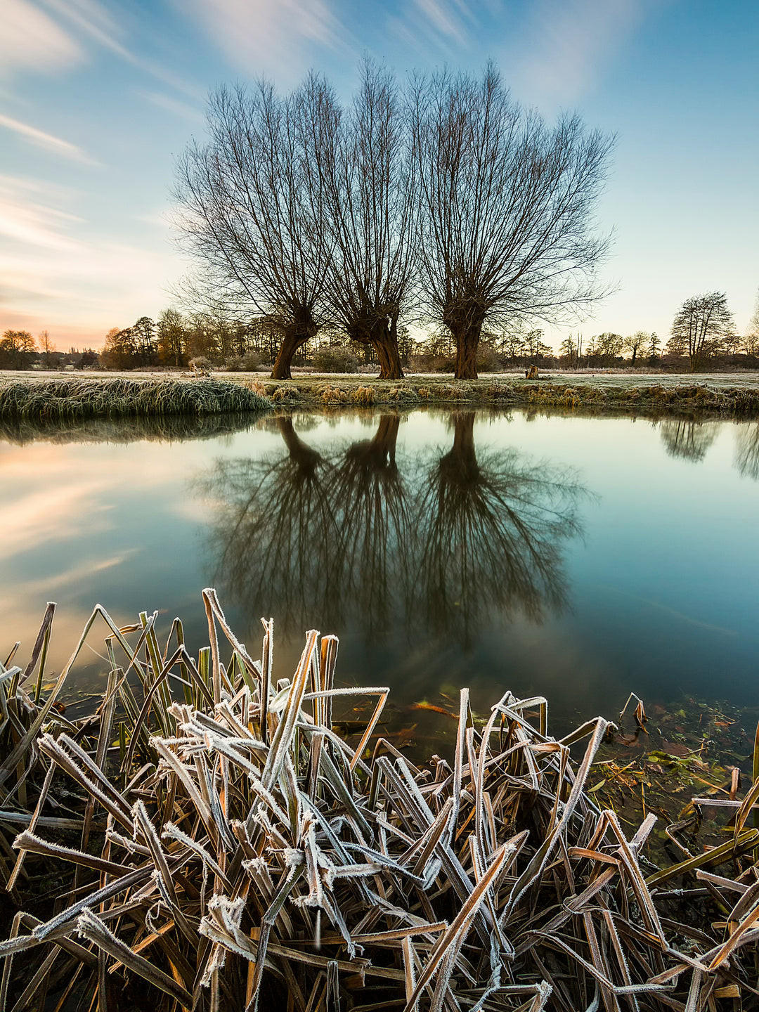 A frosty sunrise in the Suffolk countryside Photo Print - Canvas - Framed Photo Print - Hampshire Prints
