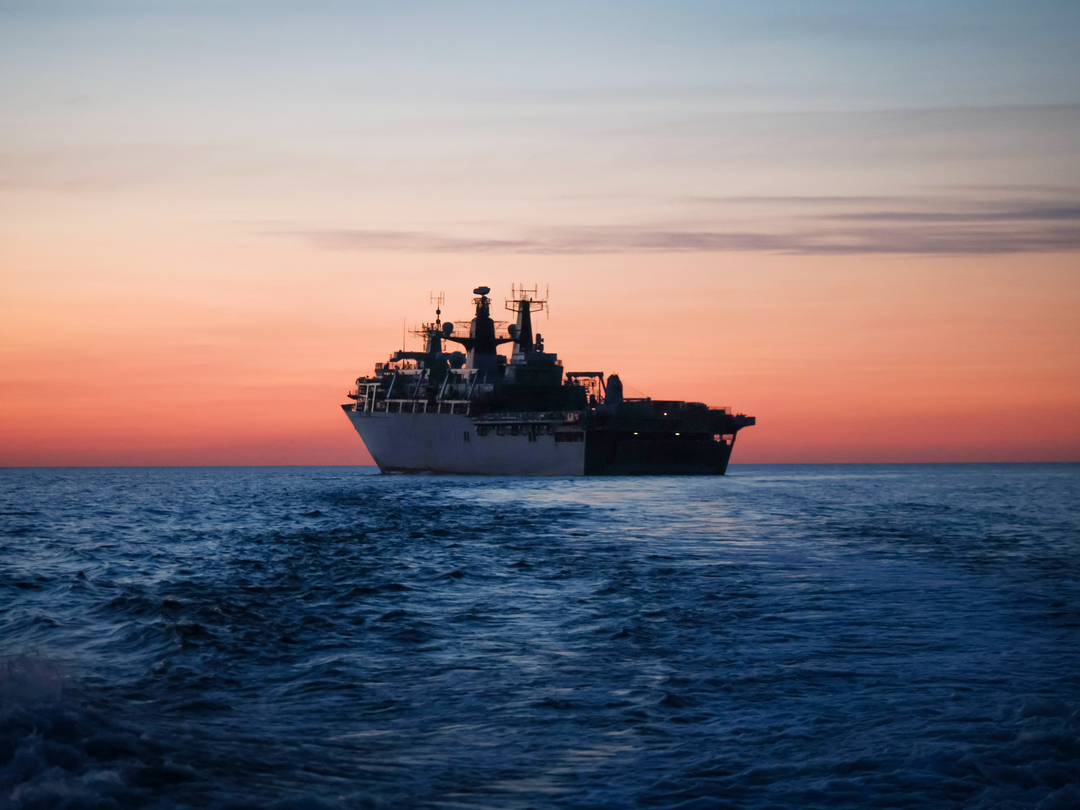 HMS Albion (L14) Royal Navy Albion Class Amphibious Ship Underway at Sunset Photo Print Wall Art Naval Decor Posters, Prints, & Visual Artwork Hampshire Prints 6 x 4 No Frame No