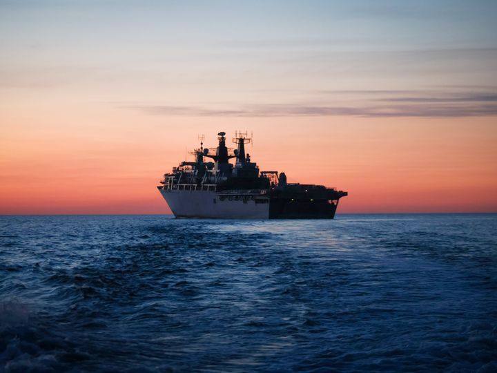 HMS Albion (L14) Royal Navy Albion Class Amphibious Ship Underway at Sunset Photo Print Wall Art Naval Decor Posters, Prints, & Visual Artwork Hampshire Prints 6 x 4 No Frame No