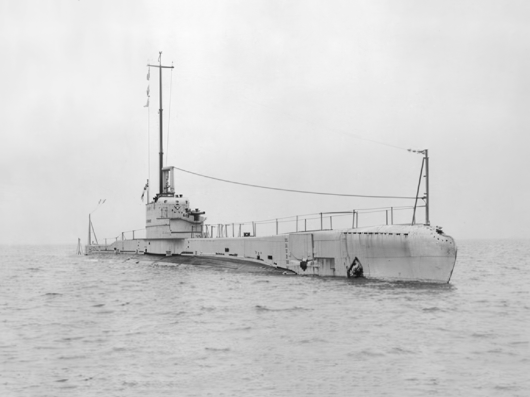 HMS Rainbow N16 Rainbow Class Submarine 1939 Photo Print - Posters, Prints, & Visual Artwork - by Hampshire Prints (image 1 of 9)