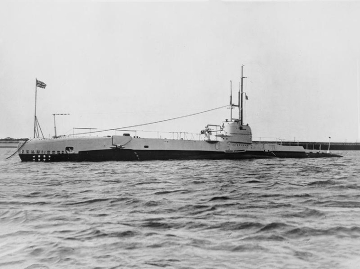 HMS Snapper (39S) Photo Print - At A Buoy - Royal Navy S Class Submarine Posters, Prints, & Visual Artwork Hampshire Prints 6 x 4 No Frame No