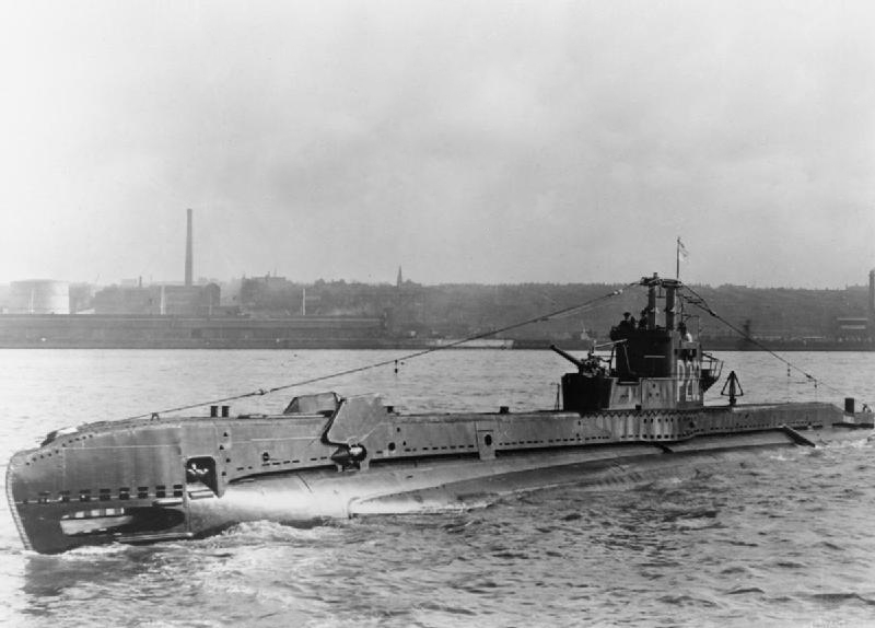 HMS Solent P262 Submarine | Photo Print | Framed Print | Poster | S Class | Royal Navy Hampshire Prints