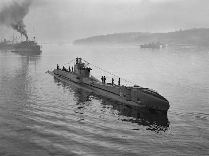 HMS Thunderbolt (N25) Photo Print - Starboard Bow View - Royal Navy T Class Submarine Posters, Prints, & Visual Artwork Hampshire Prints 6 x 4 No Frame No