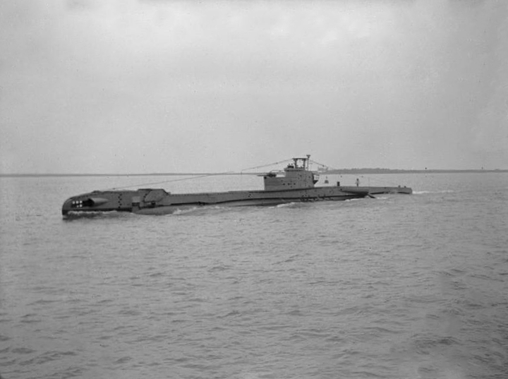 HMS Trump (P333) Photo Print - High Port Side View - Royal Navy T Class Submarine Posters, Prints, & Visual Artwork Hampshire Prints 6 x 4 No Frame No