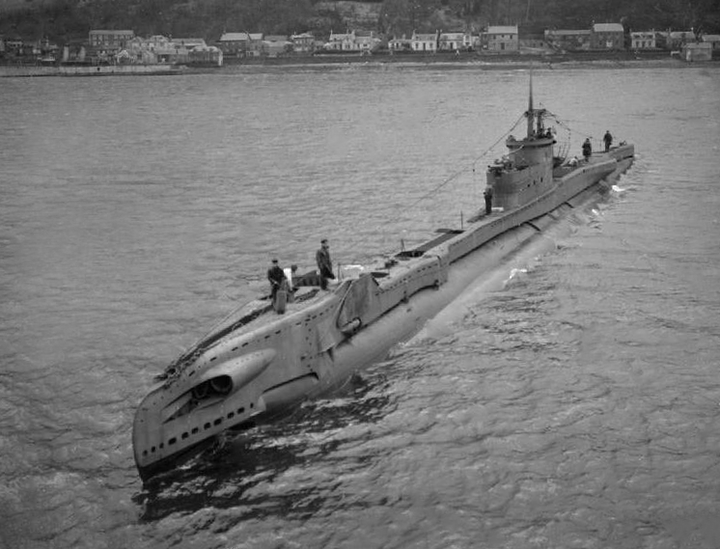 HMS Tudor (P326) Photo Print - High Port Bow View - Royal Navy T Class Submarine Posters, Prints, & Visual Artwork Hampshire Prints 6 x 4 No Frame No