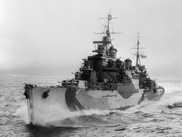 HMS Birmingham C19 Town Class Light Cruiser 1943
